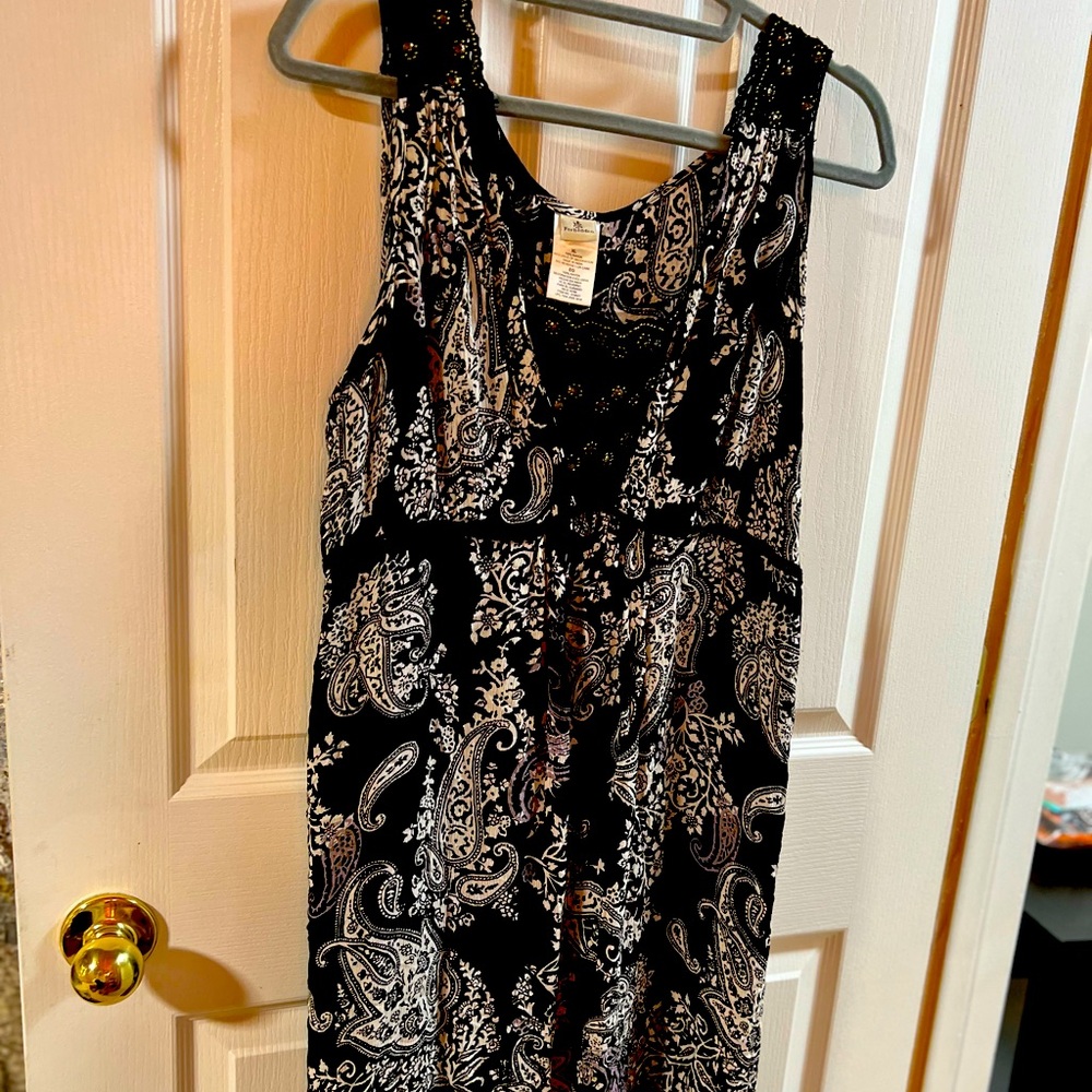 Black and White Paisley Sleeveless Dress